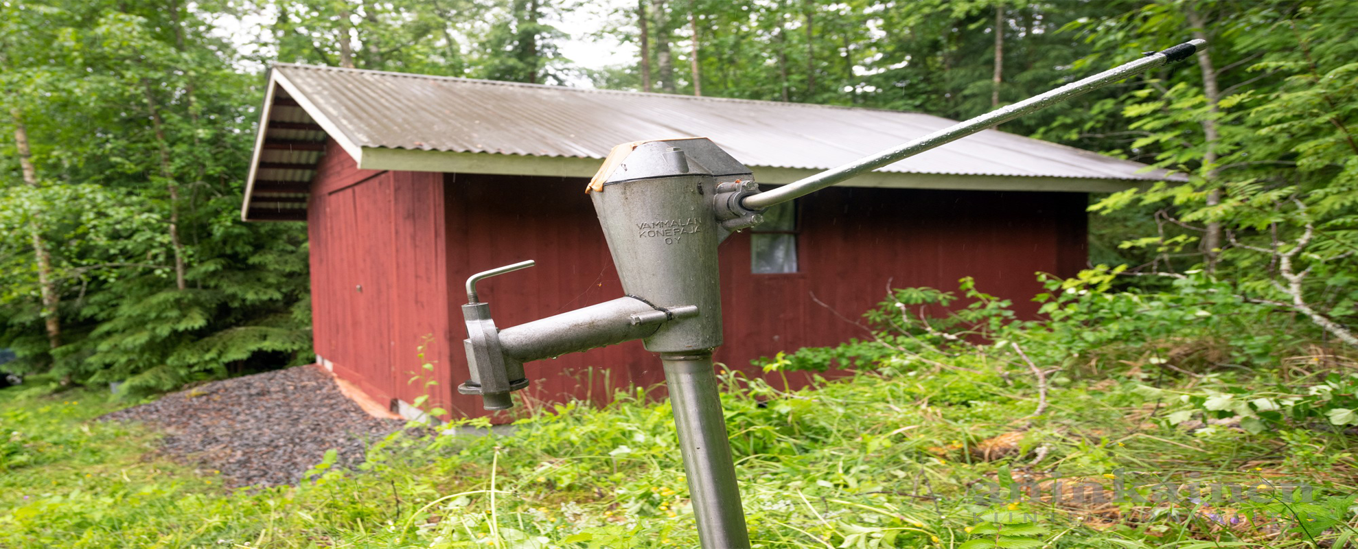 Pumppu kaivo, josta kanto vesi.